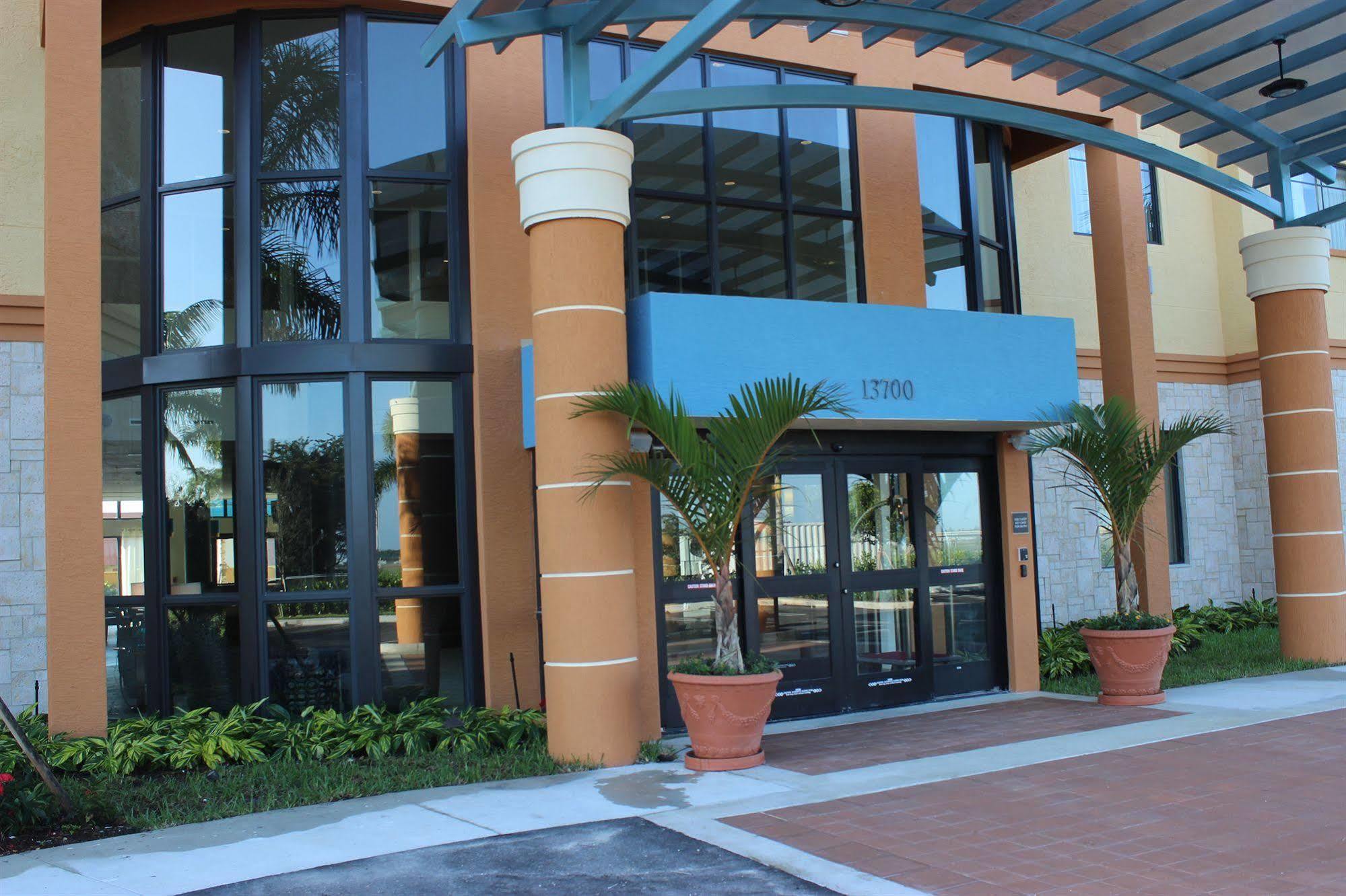 Country Walk Best Western Plus Miami Executive Airport Hotel And Suites מראה חיצוני תמונה