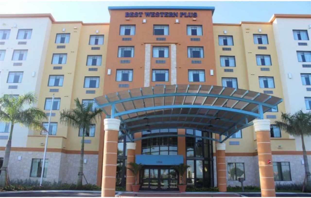 Country Walk Best Western Plus Miami Executive Airport Hotel And Suites מראה חיצוני תמונה